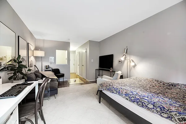 Rented by Compass | media 2