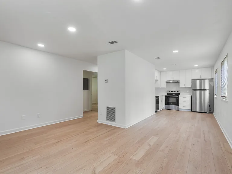 2142 Corinne St #D — Photo 3
