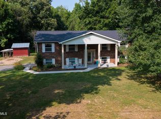 9649 Ford Rd, Lenoir City, TN 37772