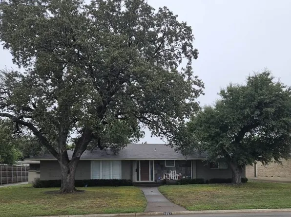 4027 Killion Dr, Dallas, TX 75229