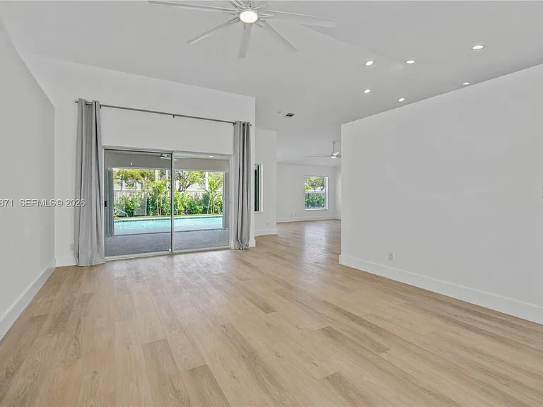 5923 Loxahatchee Pines Dr — Photo 32