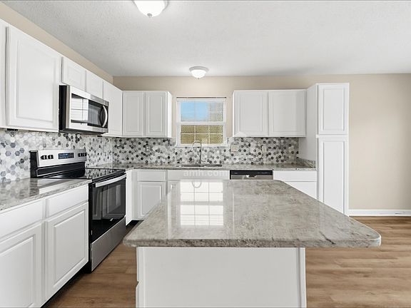 4th image of 9718 Treyburn Green Way
