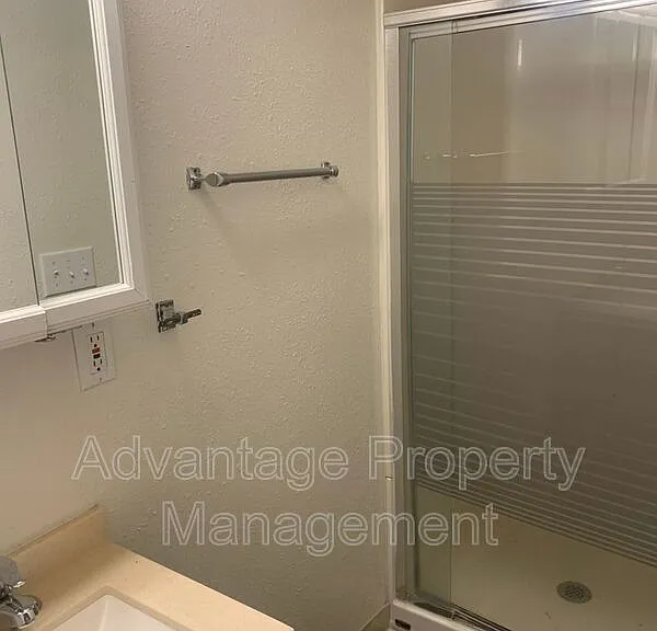 324 Calapooia St SW #1 — Photo 9