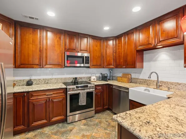 6960 Caminito Curva, San Diego, CA 92119