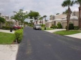 10493 Lake Vista Cir, Boca Raton, FL 33498