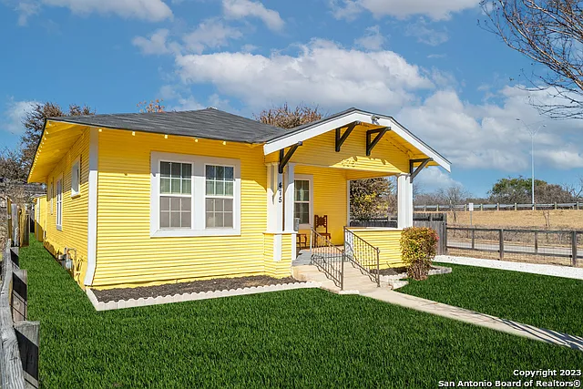 475 E French Pl — Photo 6