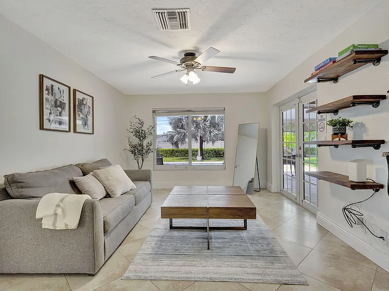 1104 Jackpine St #SEASON FURNISHED R — Photo 24