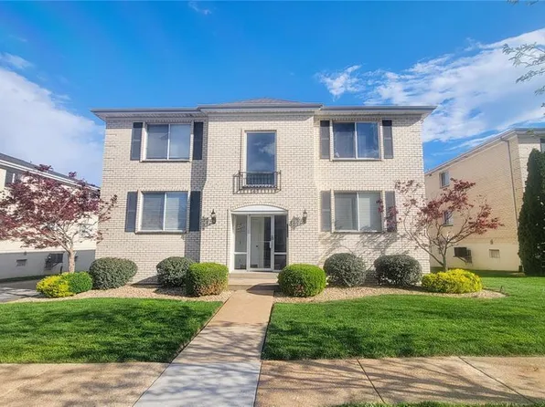 12586 Chardin Pl APT 4, Saint Louis, MO 63128