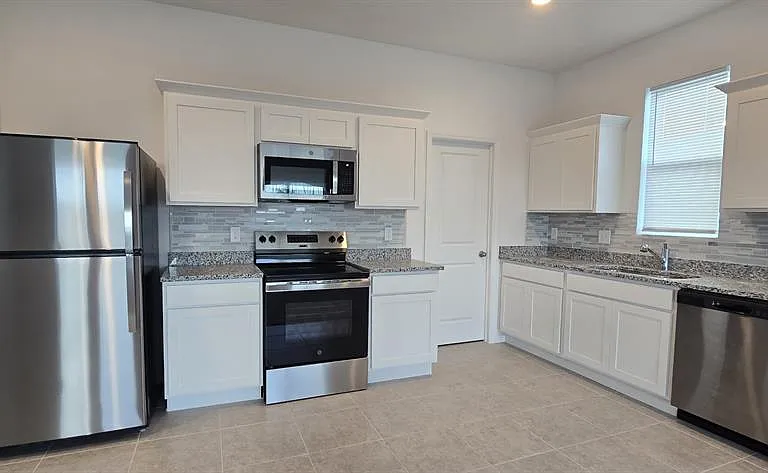474 Hennepin Loop — Photo 14