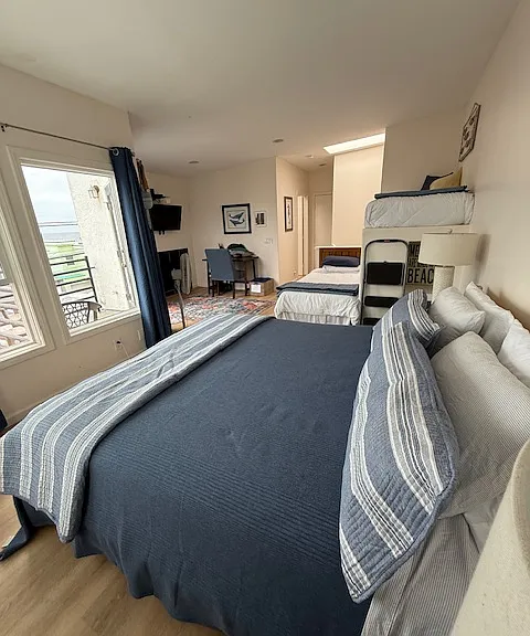 718 Sunset Ct — Photo 11