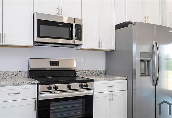 4th image of 873 Colville Dr #875