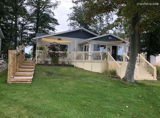 121 S Beechwood Dr, Stanton, MI 48888
