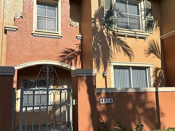 3rd image of 4918 Spinnaker Dr #5009