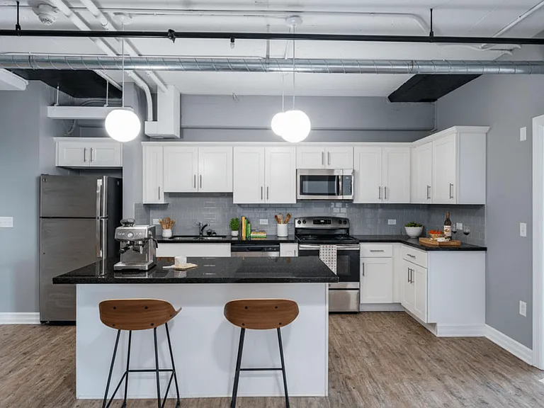 Mid City Apartments — Photo 3
