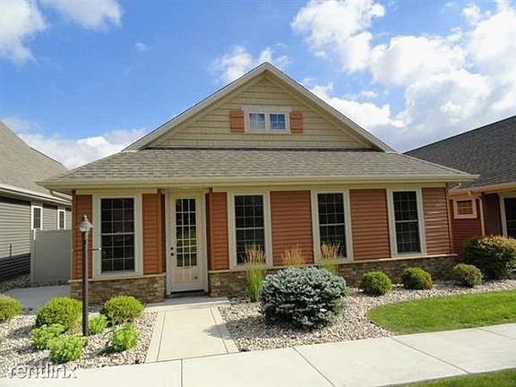 1553 Tewsbury St, Valparaiso, IN 46385 rear