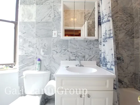 Rented by Lexington Real Estate Group | media 31