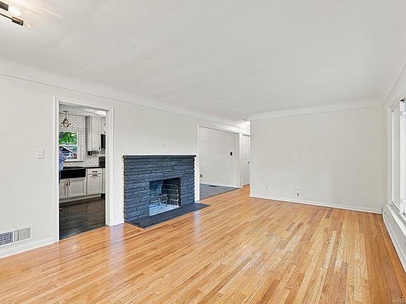 3rd image of 1310 Midland Blvd