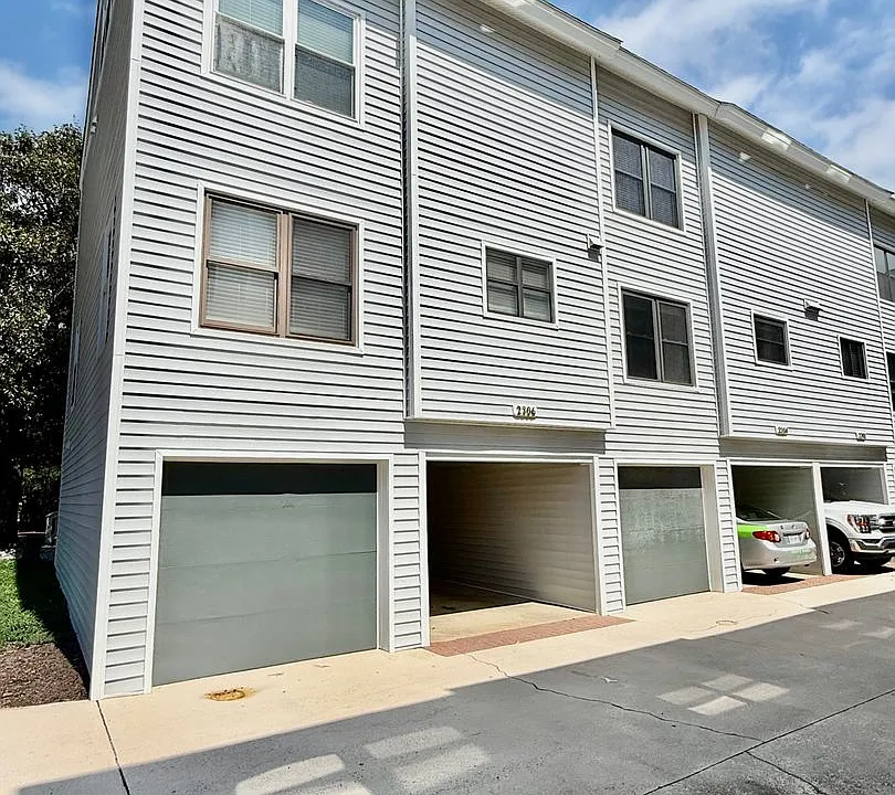 2306 Bergen Ct