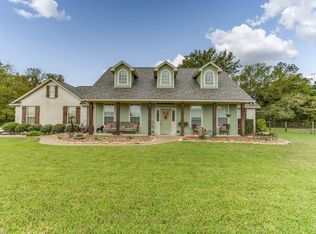 8333 Wheelock Hall Rd, Hearne, TX 77859