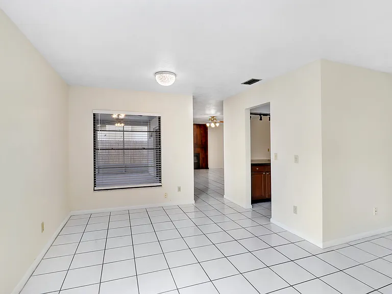 Great space for an office or dining room