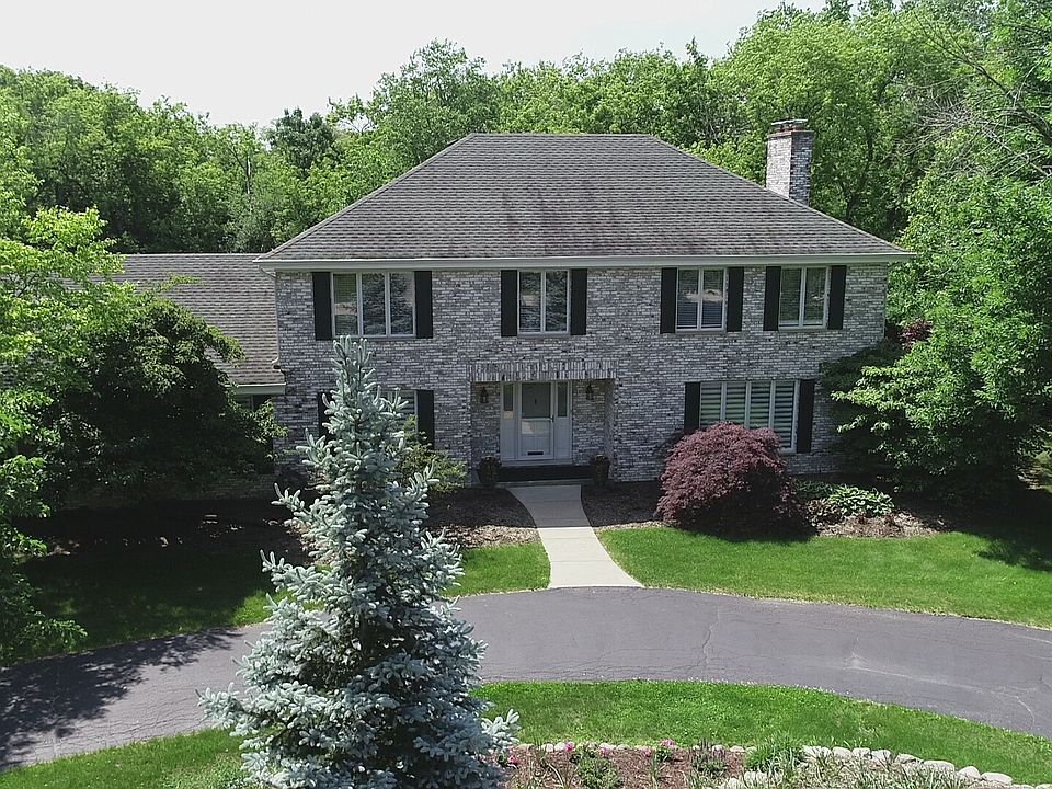 1st image of 22365 W Thornridge Dr