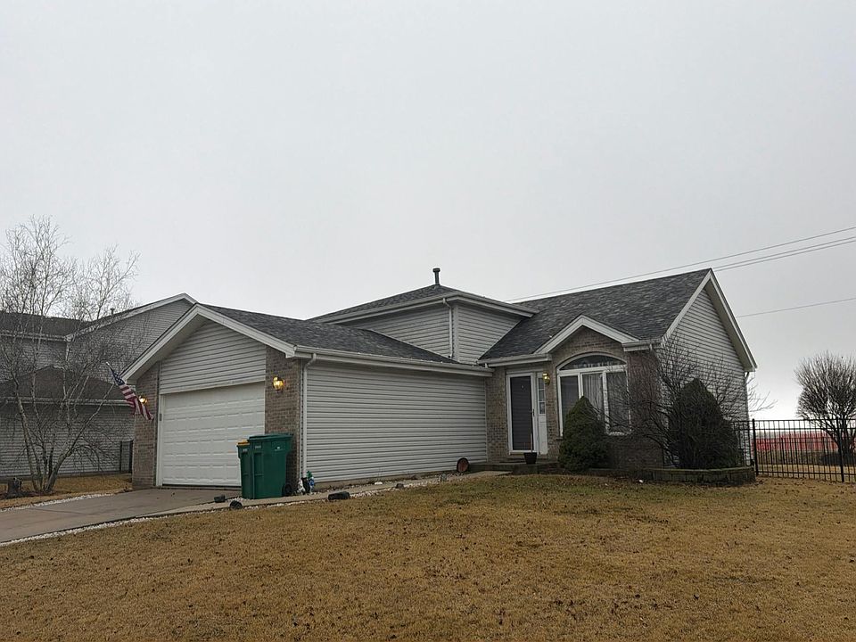 2nd image of 16179 Carlow Cir