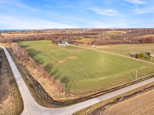 Bayview Rd, Luxemburg, WI 54217