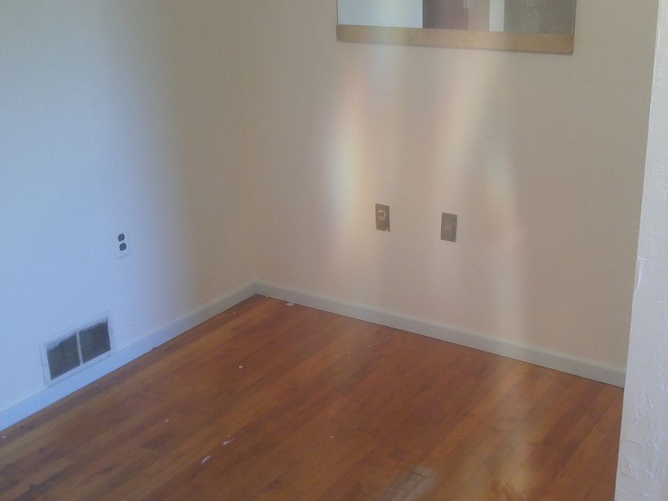 2nd image of 51 N Emigs Mill Rd