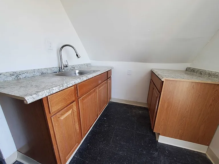 1910 Corning Ave #3 — Photo 5