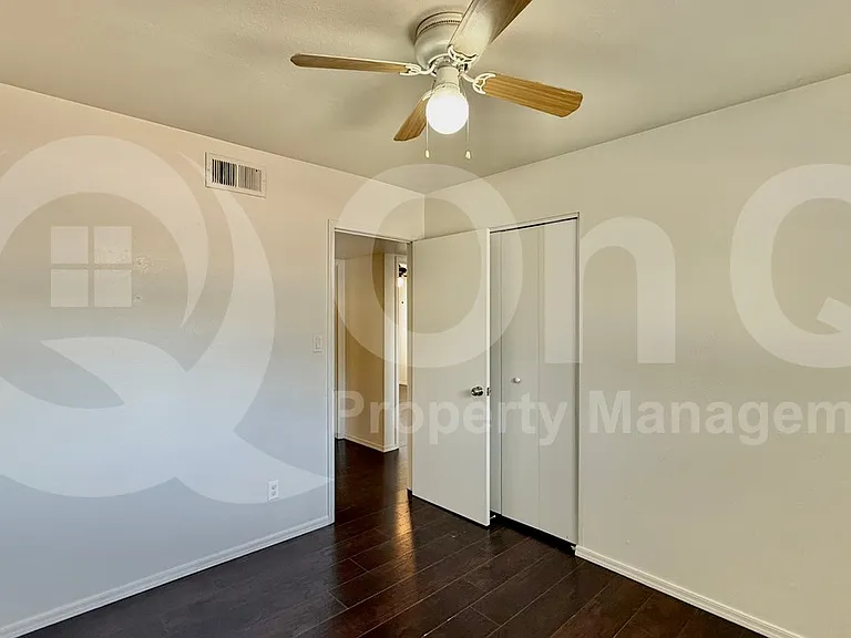 12602 N 21st Ave — Photo 19