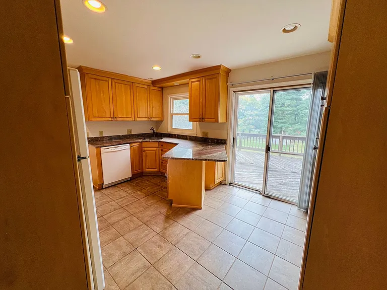 401 Apperson Dr — Photo 13