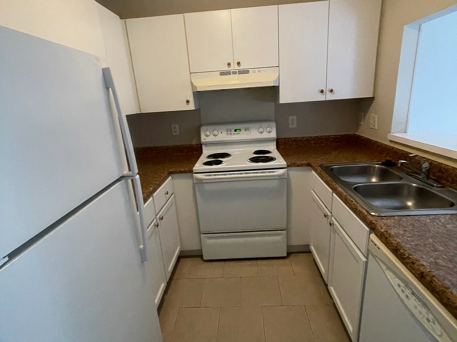 3301 Krupa Ct — Photo 4