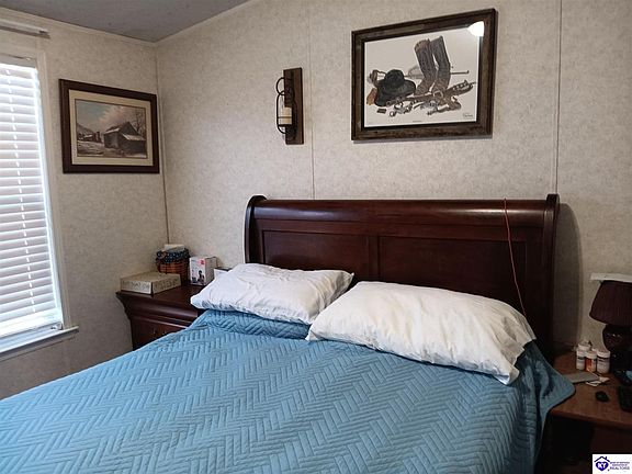 5th image of 128 Roark Rd