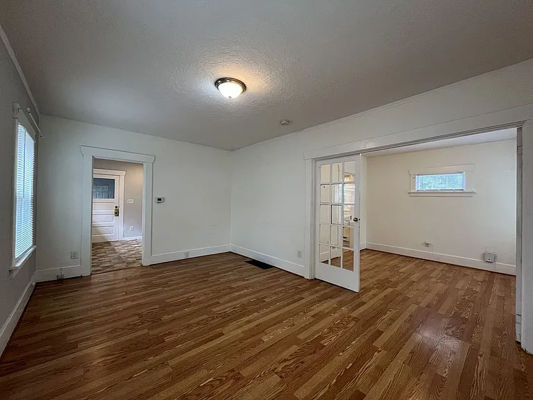 5619 NE 26th Ave — Photo 17