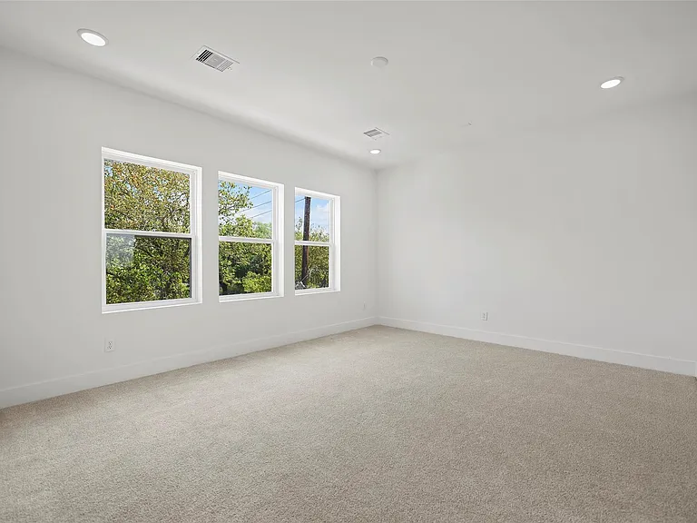 870 W Little York Rd #C — Photo 25