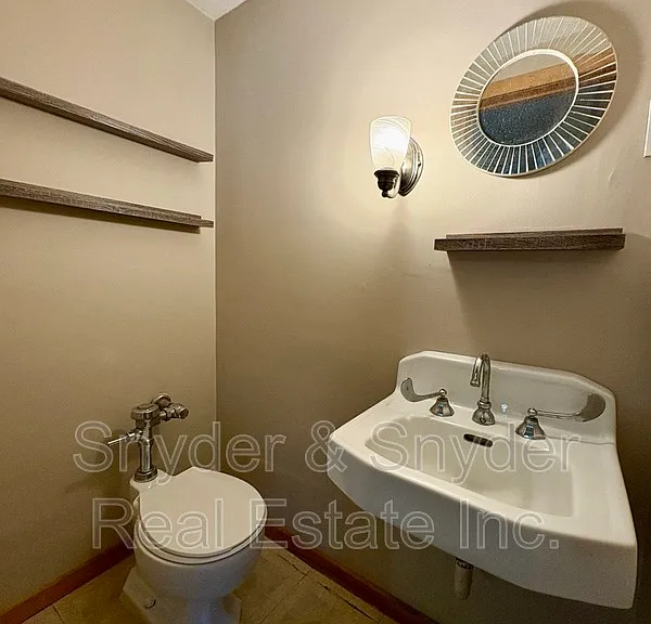 777 W Market St #C-2 — Photo 8