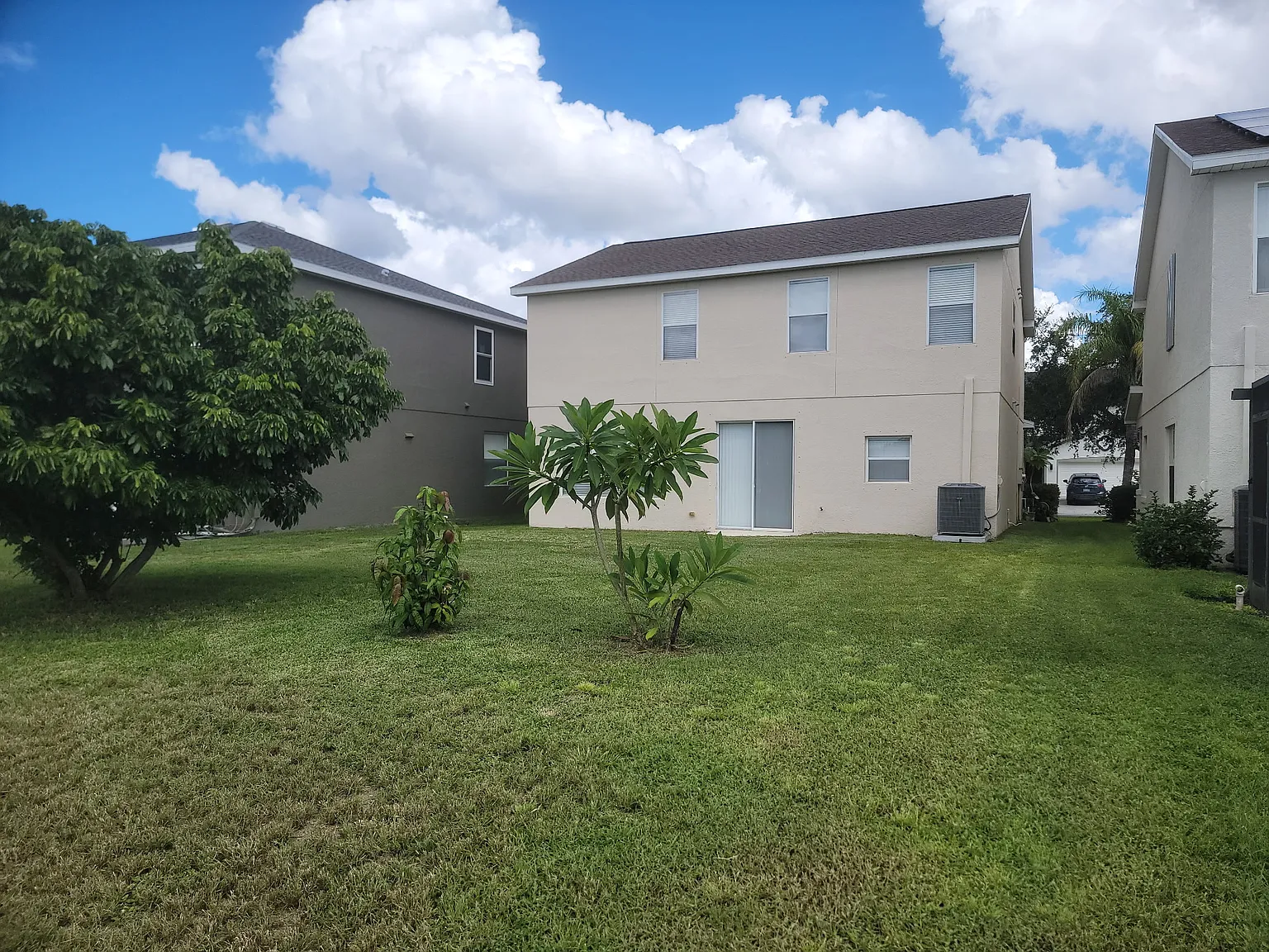 4 bed, 2.5 bath, 2220 sqft, $3,200 — Photo 4