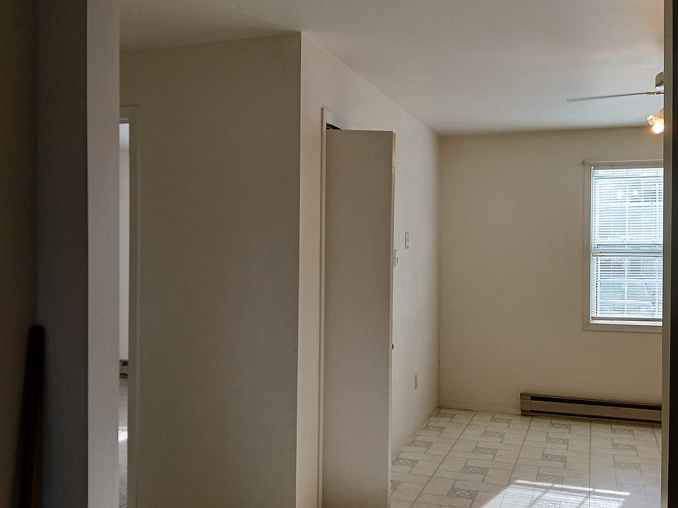 1st image of 28 Helen St
