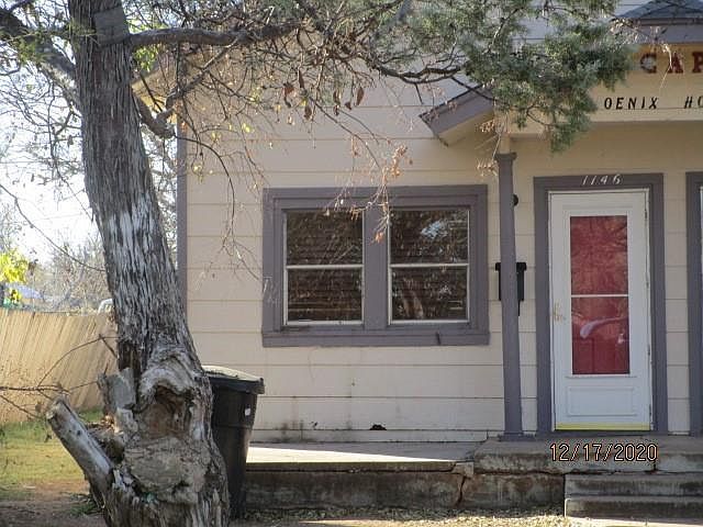 1st image of 1146 Oak St