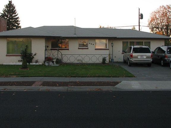 2nd image of 928 S Dahlia Dr
