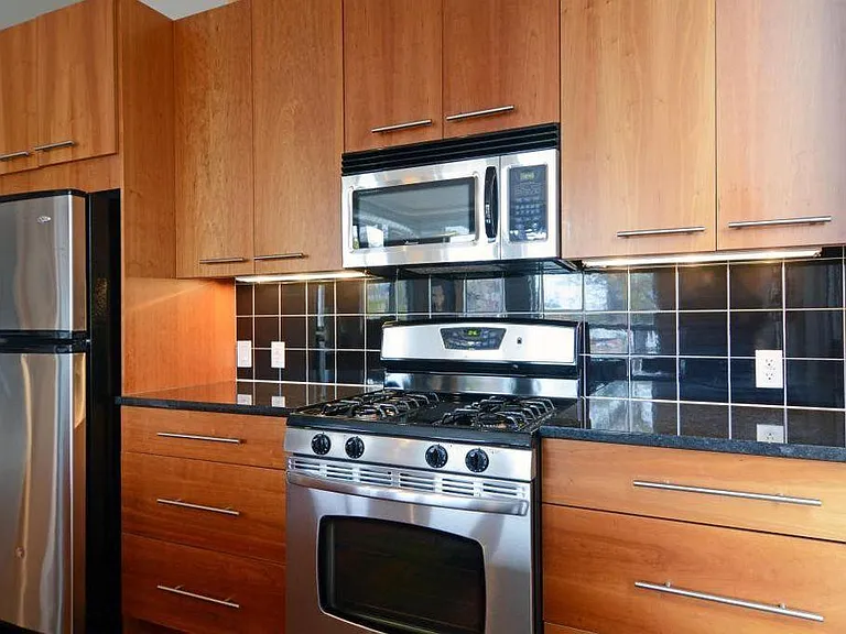 1211 Lagoon Ave — Photo 7