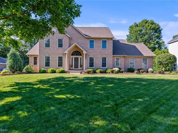 4549 Ridge Crest Dr, Akron, OH 44321