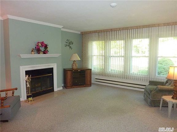 3rd image of 90 Hearthside Dr