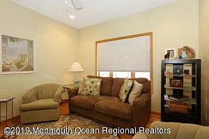 573 Tarpon Ave — Photo 12