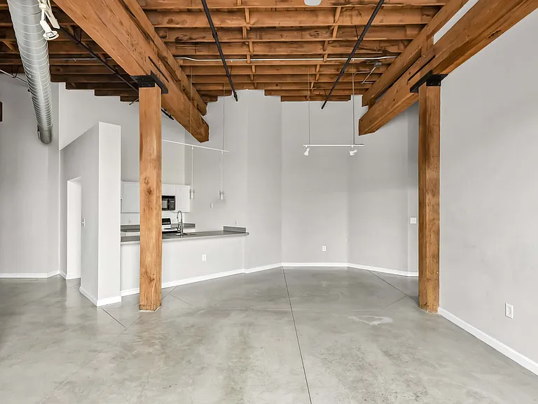 3307 Scranton Rd #303 — Photo 7