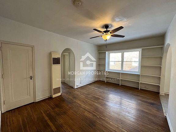 3rd image of 1231 W Walnut St #111