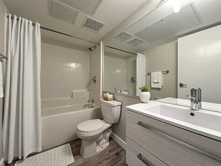 50 Hargrave St — Photo 17