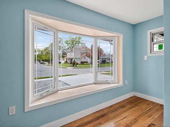 5th image of 1524 Bowe Road