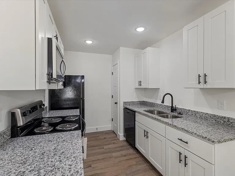 Arlington Townes Modern 3-Bedroom Townhomes in Greer, SC — Photo 33