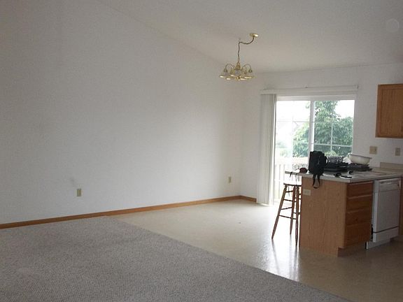 5th image of 2651 N Wuthering Hills Dr